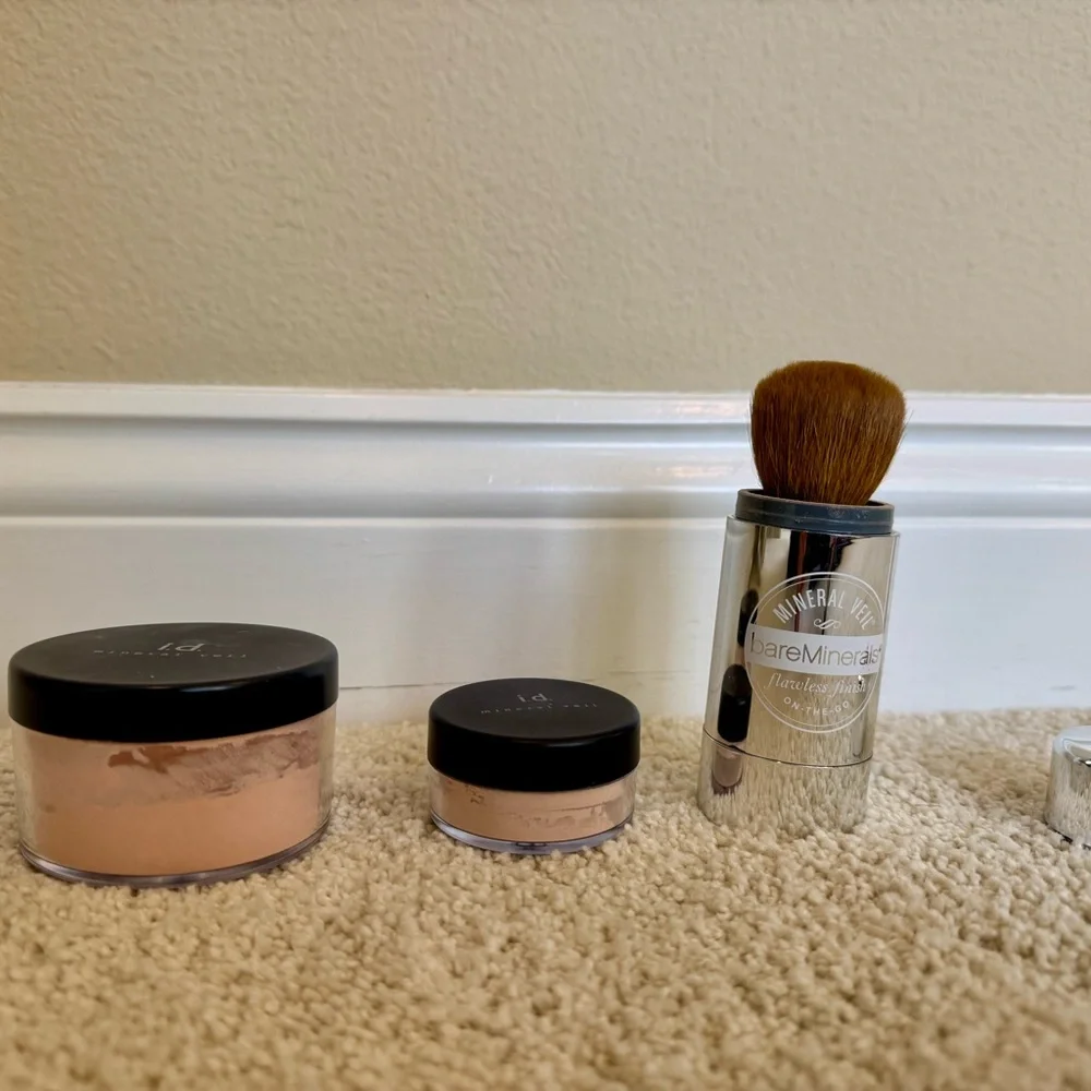 Bare Escentuals bare Minerals Flawless Finish and i.d. Mineral Veil Loose Powder